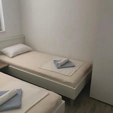 Blanca ツァヴタット